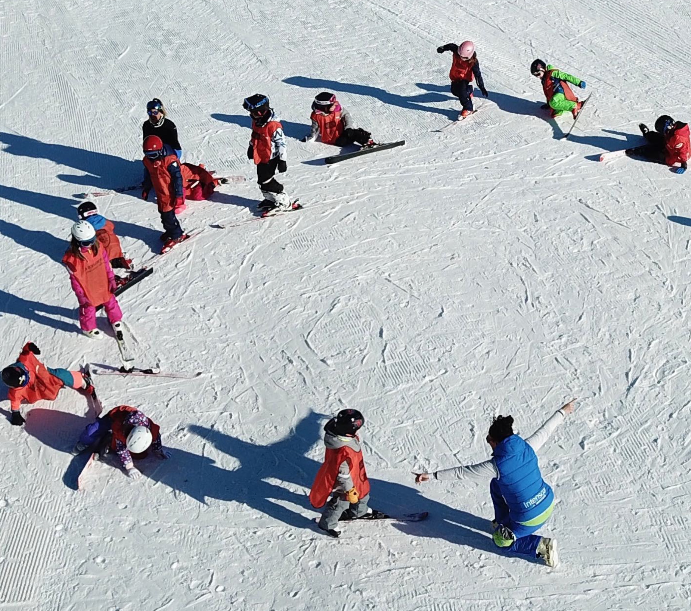 Lezione di sci iniziale collettivo per bambini a Roccaraso
